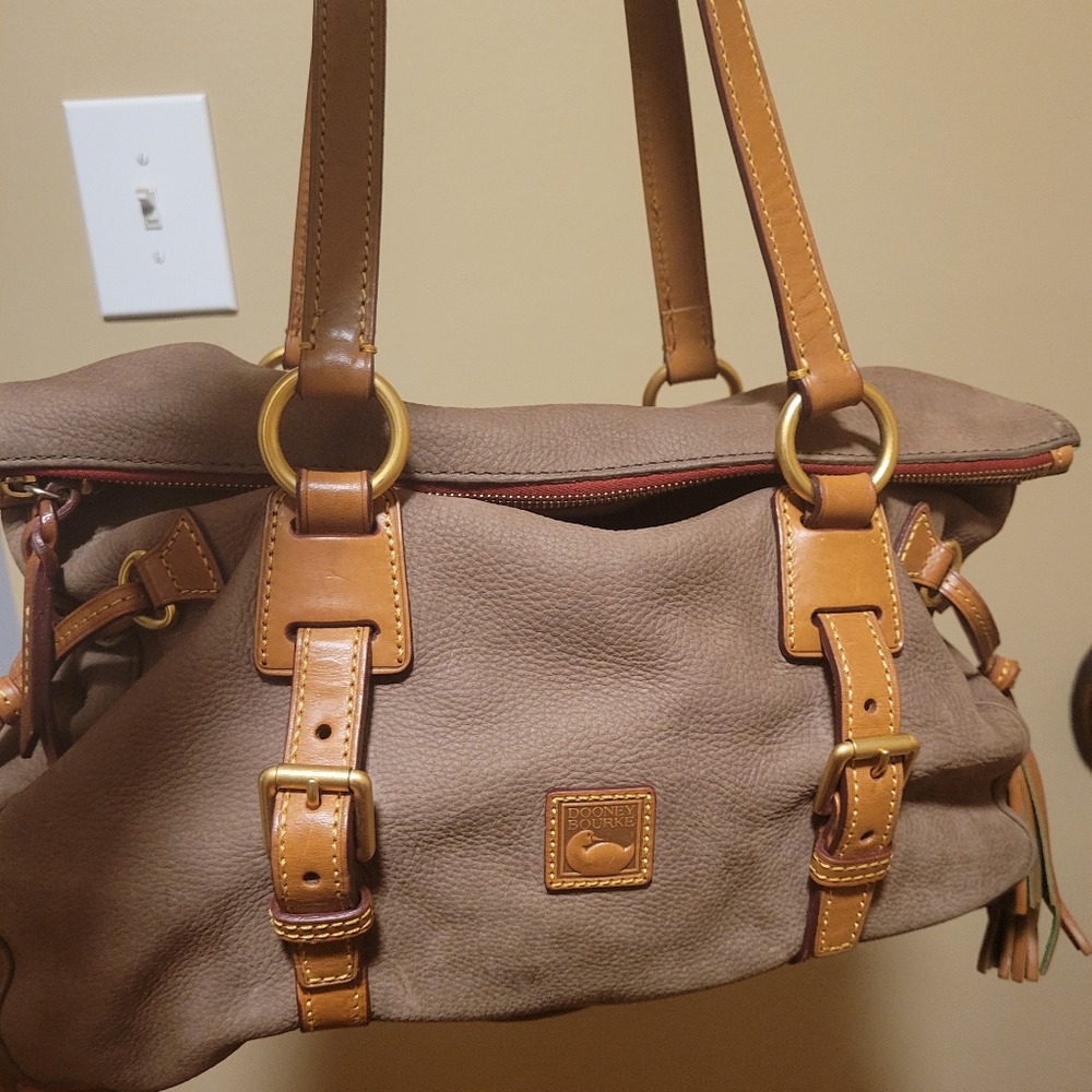 Dooney & Bourke - Picture 4 of 6
